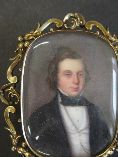 An early 19th century gold mounted miniature of a gentleman, very fine quality, memorial brooch- - Image 2 of 3