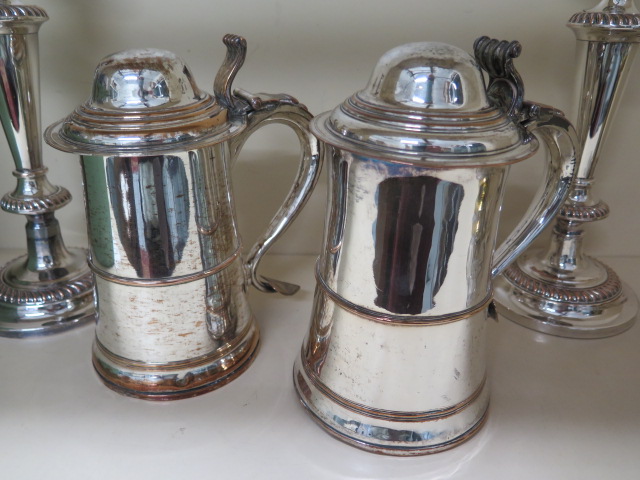 A near pair of Sheffield plate lidded tankards, 20cm tall, some wear to plate, one has a wooden - Image 2 of 7