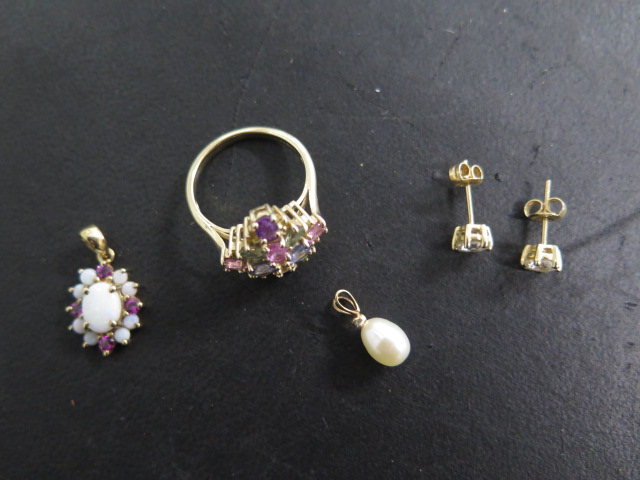 A 9ct gold dress ring, size P, pair of 9ct earrings and two 9ct pendants, total weight approx 7.3 - Image 3 of 3