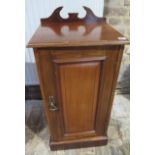 A late Victorian / Edwardian mahogany bedside cupboard, 85cm tall x 41cm x 37cm