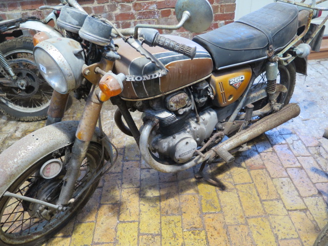 A Honda 250cc 1972 vintage motorcycle reg JOT 131L, in need of restoration with vehicle registration - Image 4 of 9