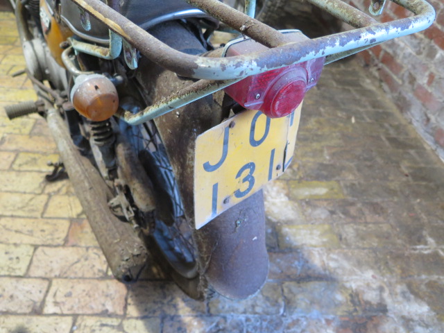 A Honda 250cc 1972 vintage motorcycle reg JOT 131L, in need of restoration with vehicle registration - Image 5 of 9