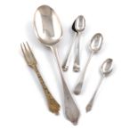 A small mixed lot of silver flatware, comprising: a late 17th / early 18th century silver-gilt