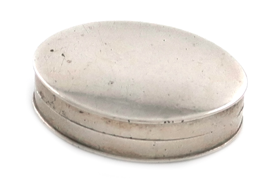 A George III silver patch box, by Matthew Linwood, Birmingham 1801, plain oval form, length 2.7cm,