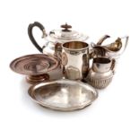 A mixed lot of silver items, various dates and makers, comprising: a teapot, by Henry Wigfull,