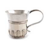 A William III Scottish silver mug, by John Seatoune, Edinburgh 1701, thistle form, the lower body