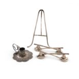 A mixed lot of small silver items, comprising a watch hanging easel, Chester 1899, a pair of novelty