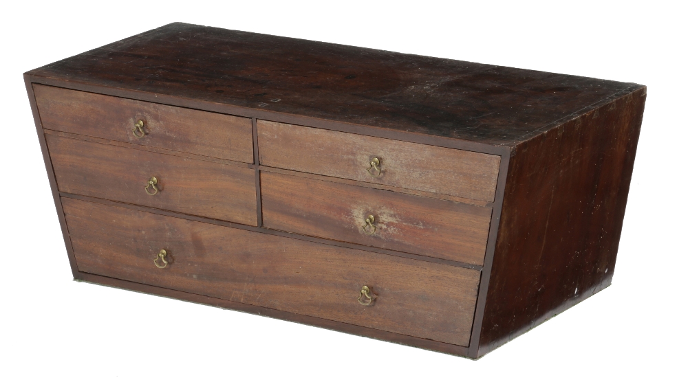 A GEORGE III MAHOGANY COLLECTOR'S TABLE TOP CHEST C.1800 of tapering form, fitted with four short