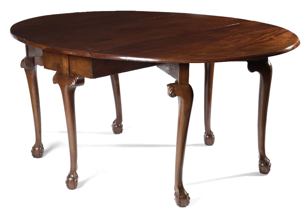 A MAHOGANY DINING TABLE IN GEORGE II IRISH STYLE 18TH CENTURY ELEMENTS AND LATER the oval drop- - Image 2 of 2