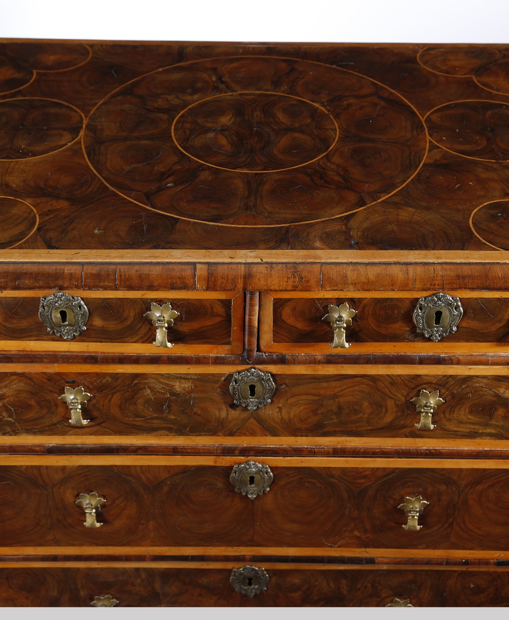 A WILLIAM AND MARY WALNUT OYSTER VENEERED CHEST C.1690 inlaid with holly banding and stringing, - Image 3 of 3