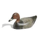 A FOLK ART PAINTED WOOD DUCK DECOY POSSIBLY LATE 19TH / EARLY 20TH CENTURY polychrome decorated 13.