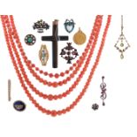 A small quantity of jewellery items, including a coral bead necklace