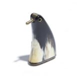 A SCOTTISH HORN ZOOMORPHIC SNUFF MULL EARLY 19TH CENTURY in the form of a penguin, with a moveable