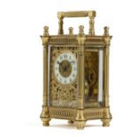 A FRENCH GILT BRASS CARRIAGE CLOCK LATE 19TH / EARLY 20TH CENTURY the brass eight day movement