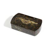 A LACQUERED PAPIER-MACHE SNUFF BOX EARLY 19TH CENTURY painted to simulate marble, the hinged lid