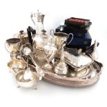 A mixed lot, comprising silver items: a silver-mounted claret jug, Sheffield 1900, scroll handle,