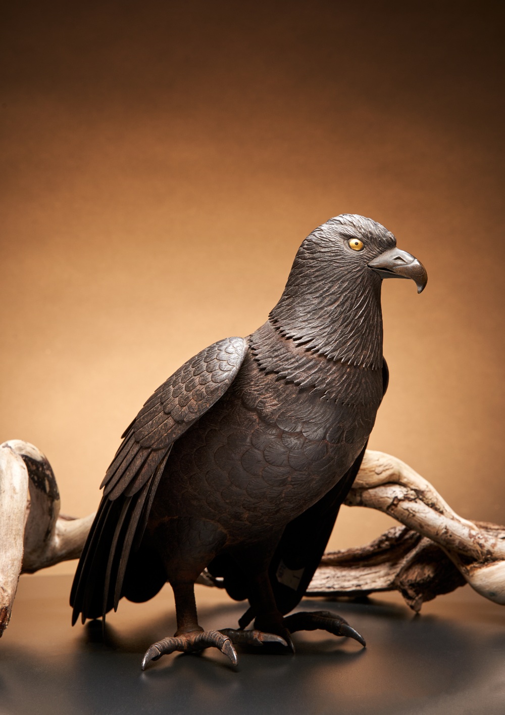 AN IMPRESSIVE JAPANESE JIZAI OKIMONO MODEL OF A HAWK MEIJI PERIOD, 19TH CENTURY Realistically - Image 2 of 2