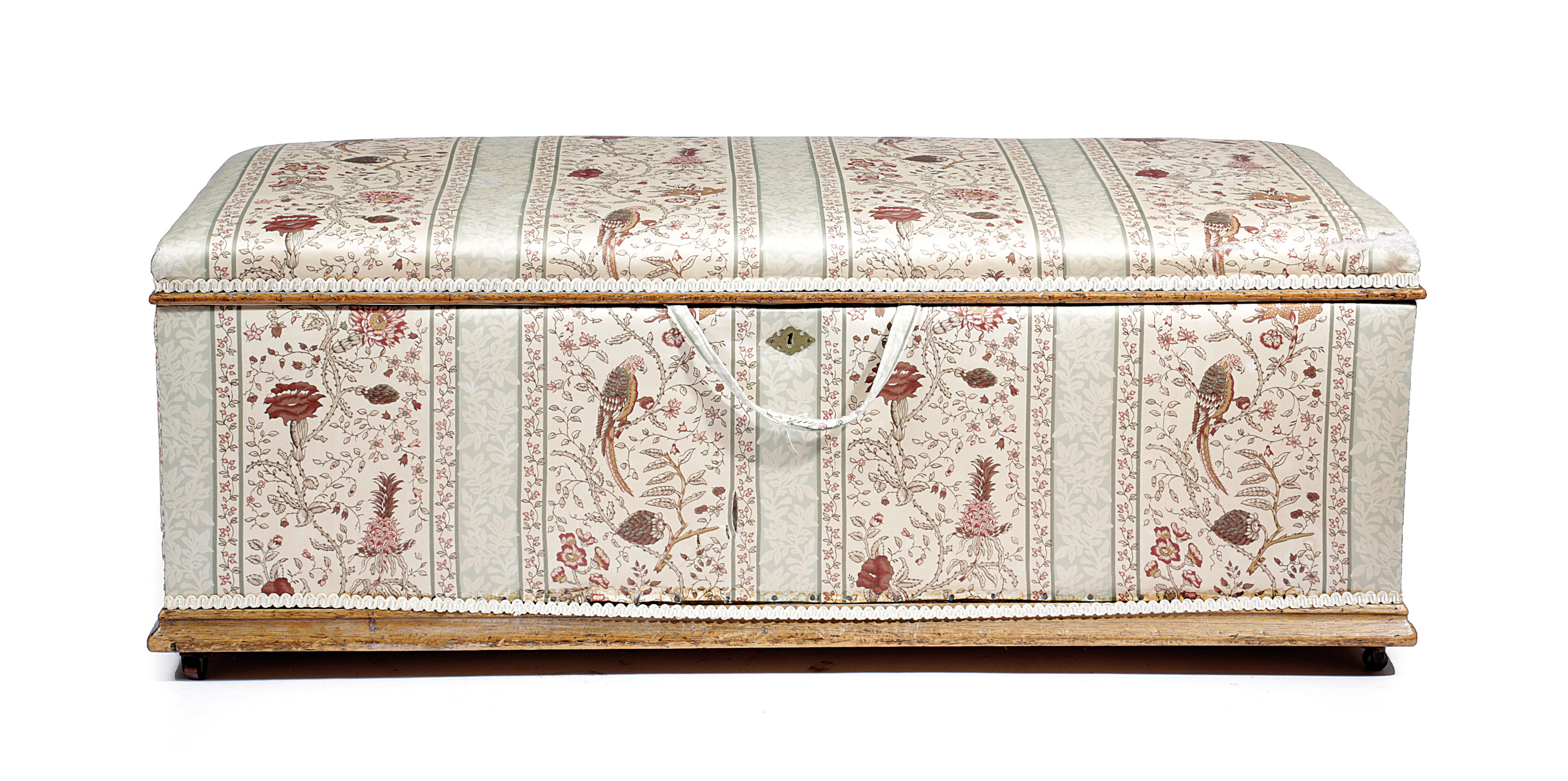 AN EARLY VICTORIAN MAHOGANY HALF-TESTER BED C.1840 AND LATER covered with later parrot and flower - Image 2 of 2