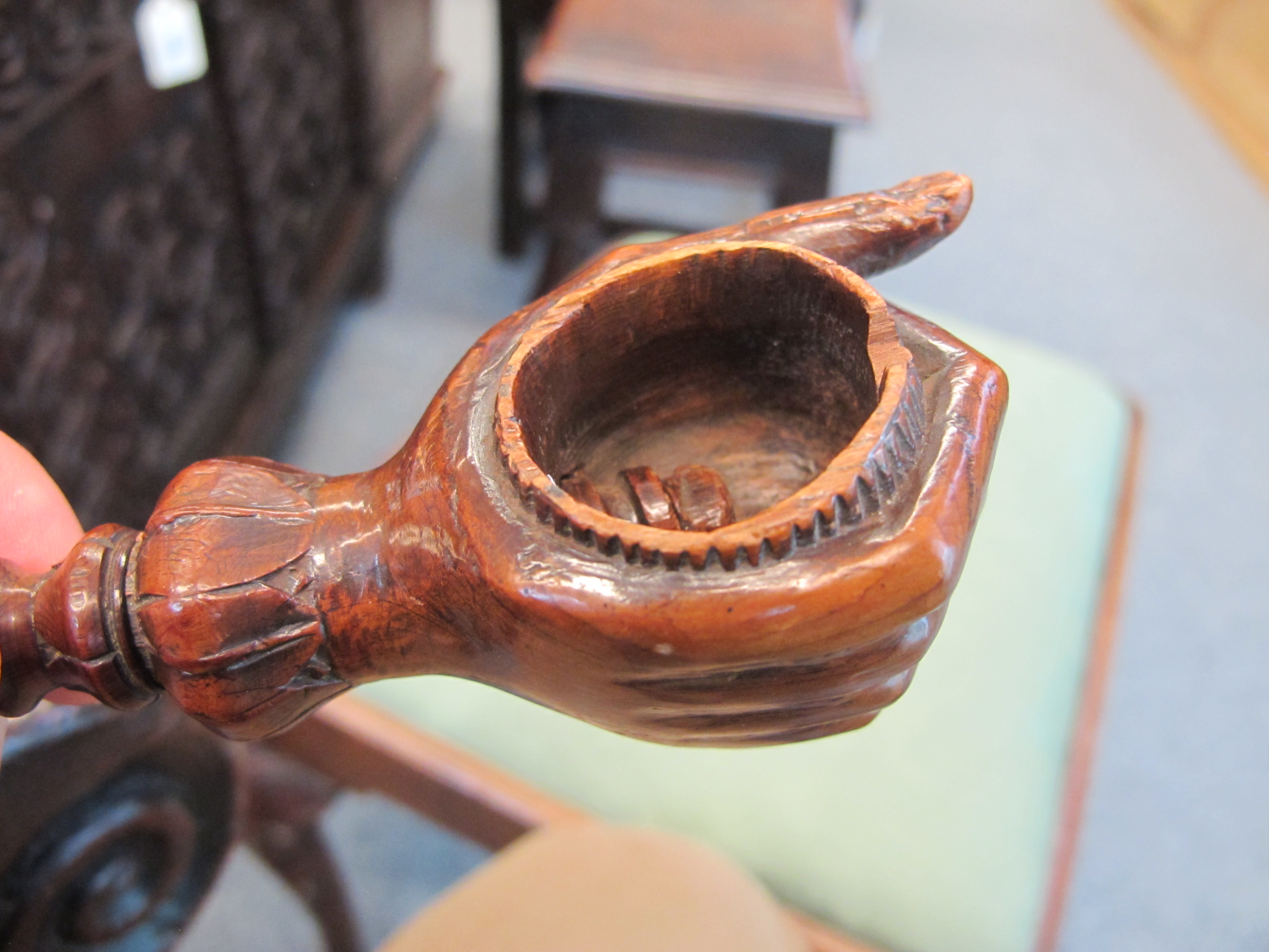 A SWISS TREEN NOVELTY NUTCRACKER 19TH CENTURY in the form of a hand holding a walnut, with a screw - Image 5 of 9