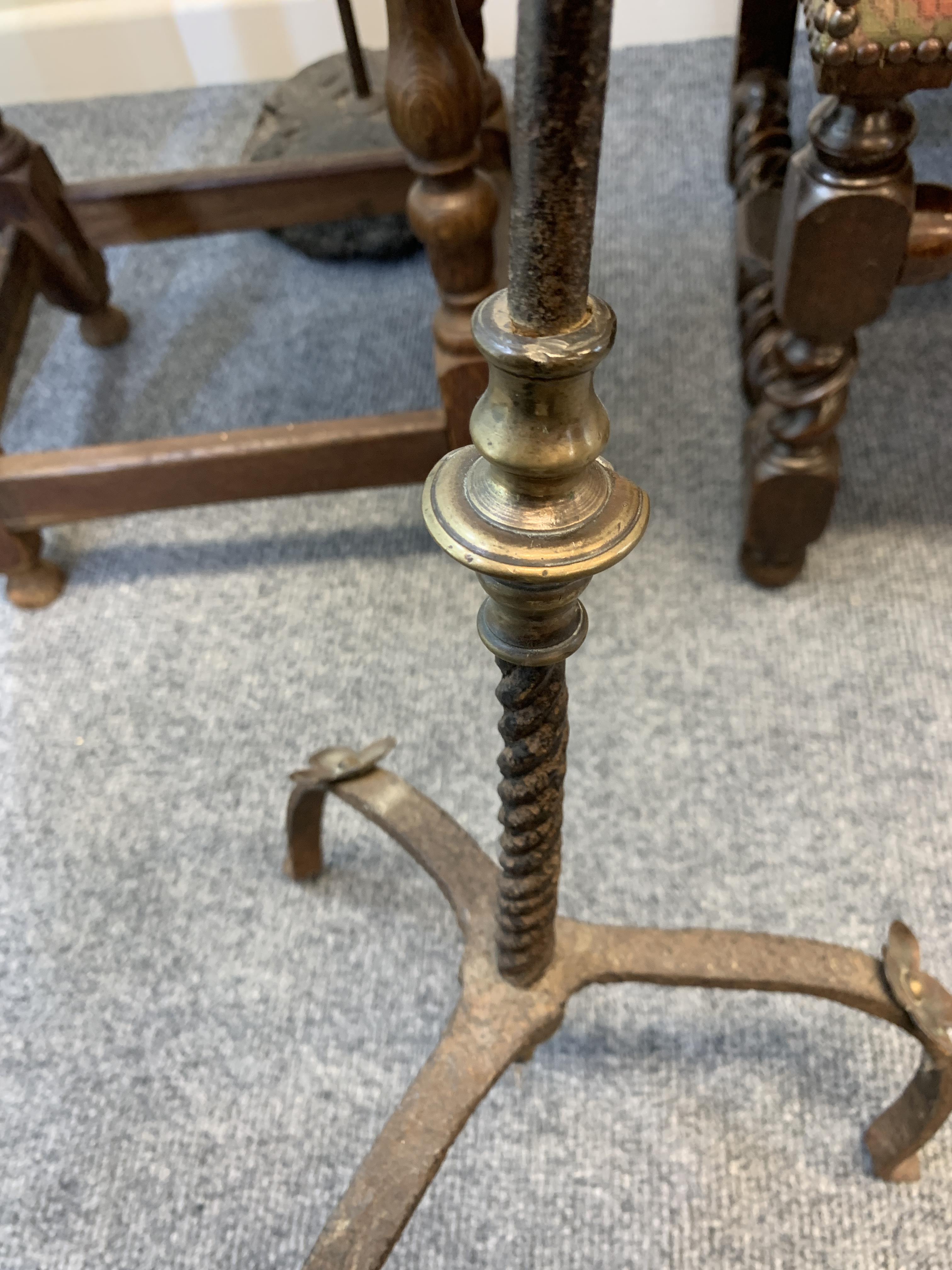 A WROUGHT IRON AND BRASS MOUNTED STANDING CANDLE HOLDER 18TH CENTURY with a turned acorn finial - Image 7 of 15