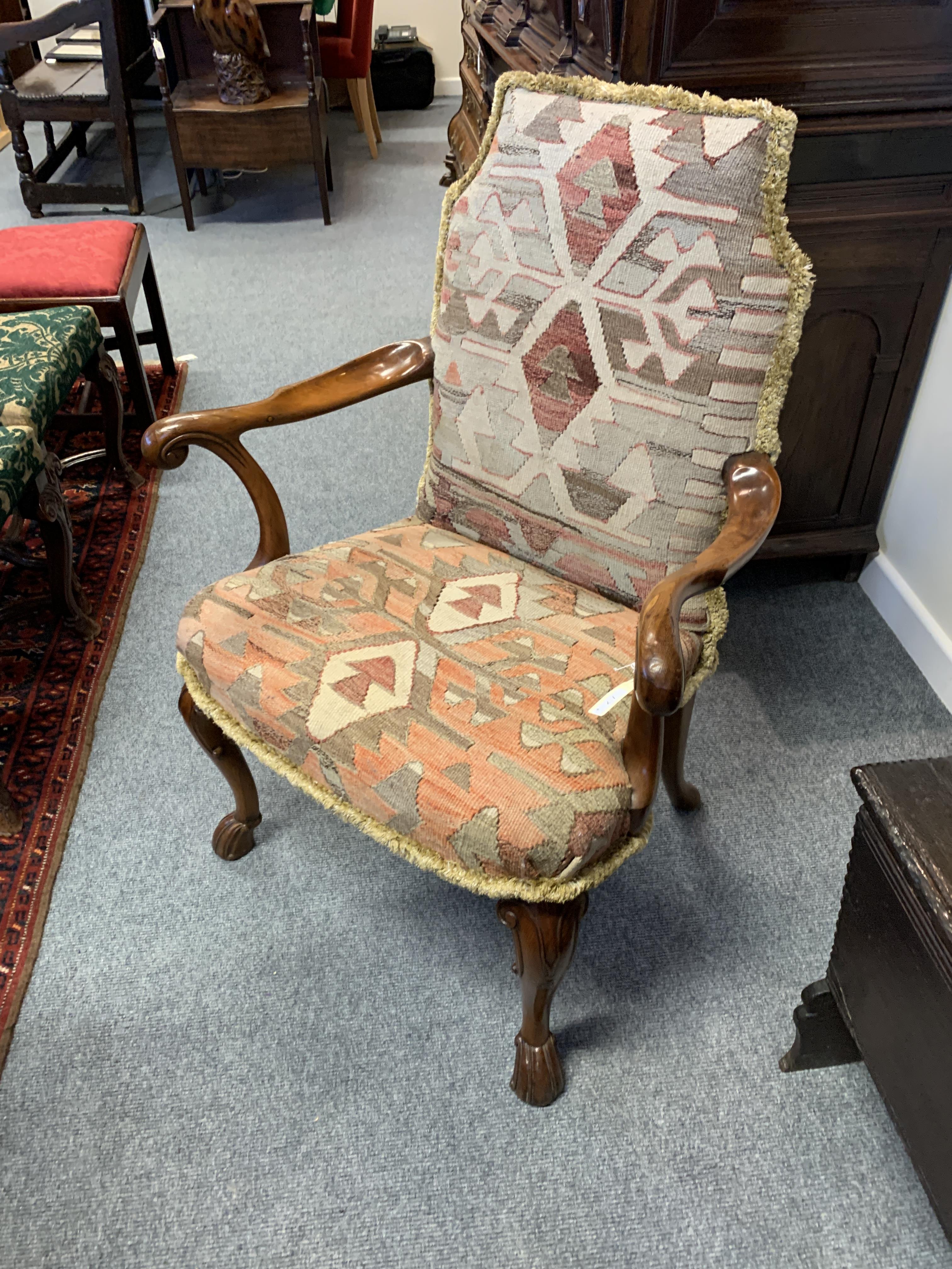 A PAIR OF YEW ARMCHAIRS IN GEORGE II STYLE POSSIBLY IRISH, LATE 19TH / EARLY 20TH CENTURY each - Image 12 of 12