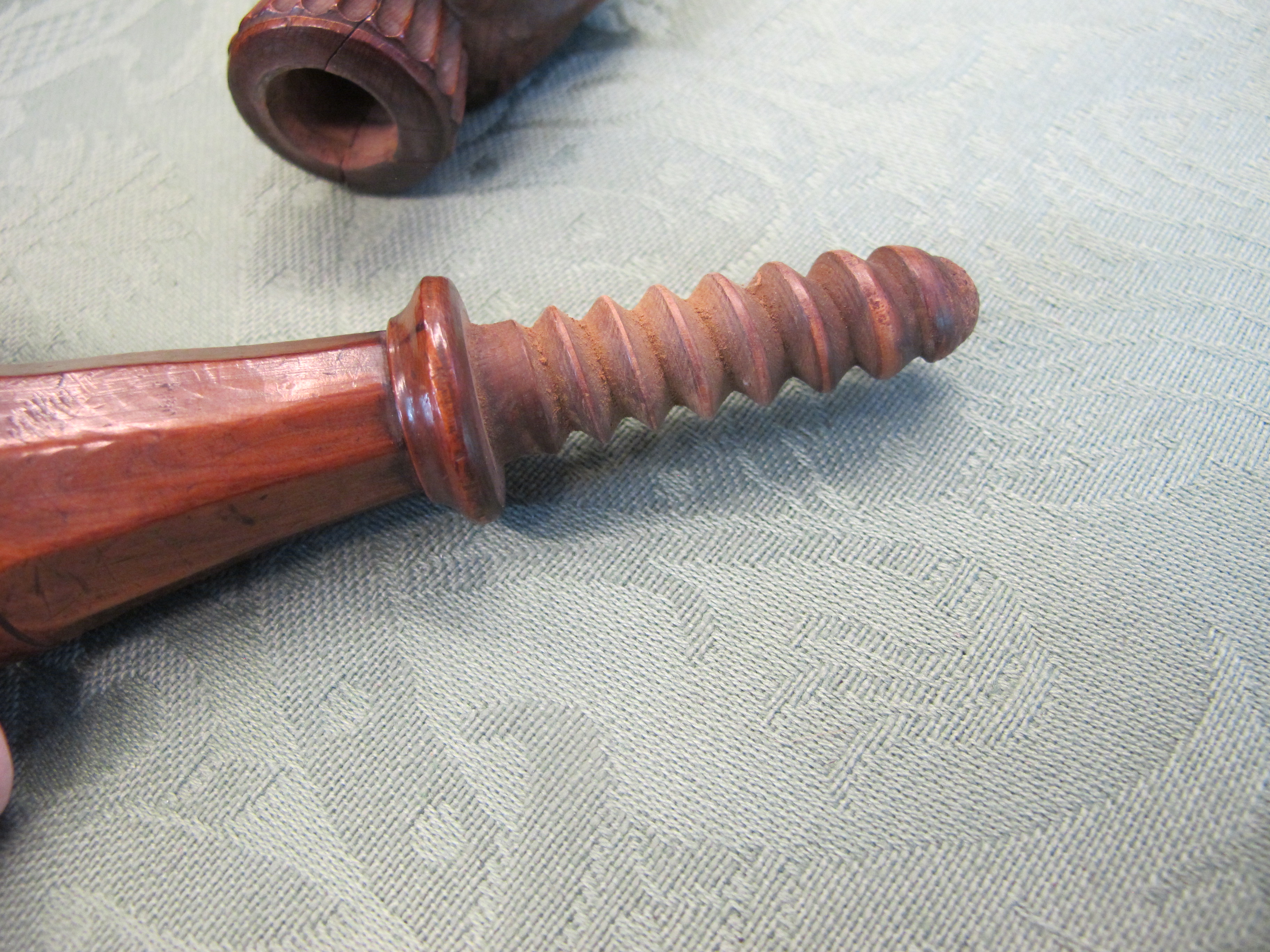 A SWISS TREEN NOVELTY NUTCRACKER 19TH CENTURY carved as a bust of a man wearing a tricorn hat, the - Image 8 of 10