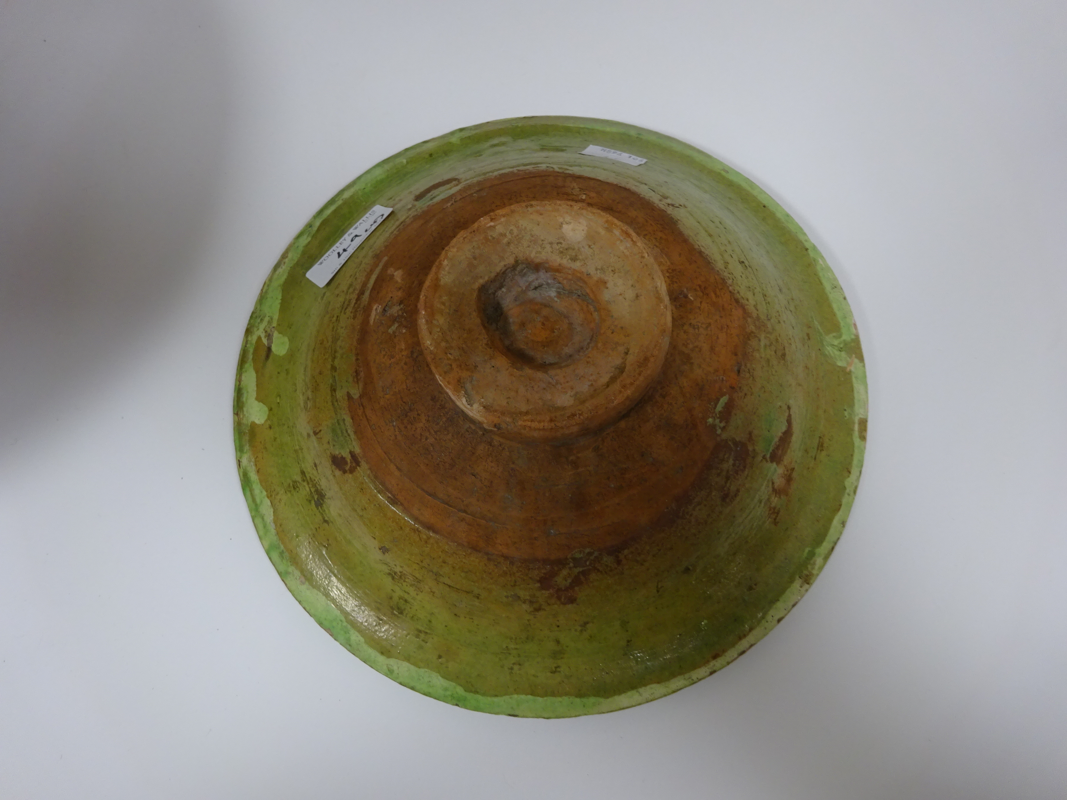 THREE SPANISH TIN-GLAZED POTTERY BOWLS 19TH / 20TH CENTURY each painted with flowers and a smaller - Image 5 of 13