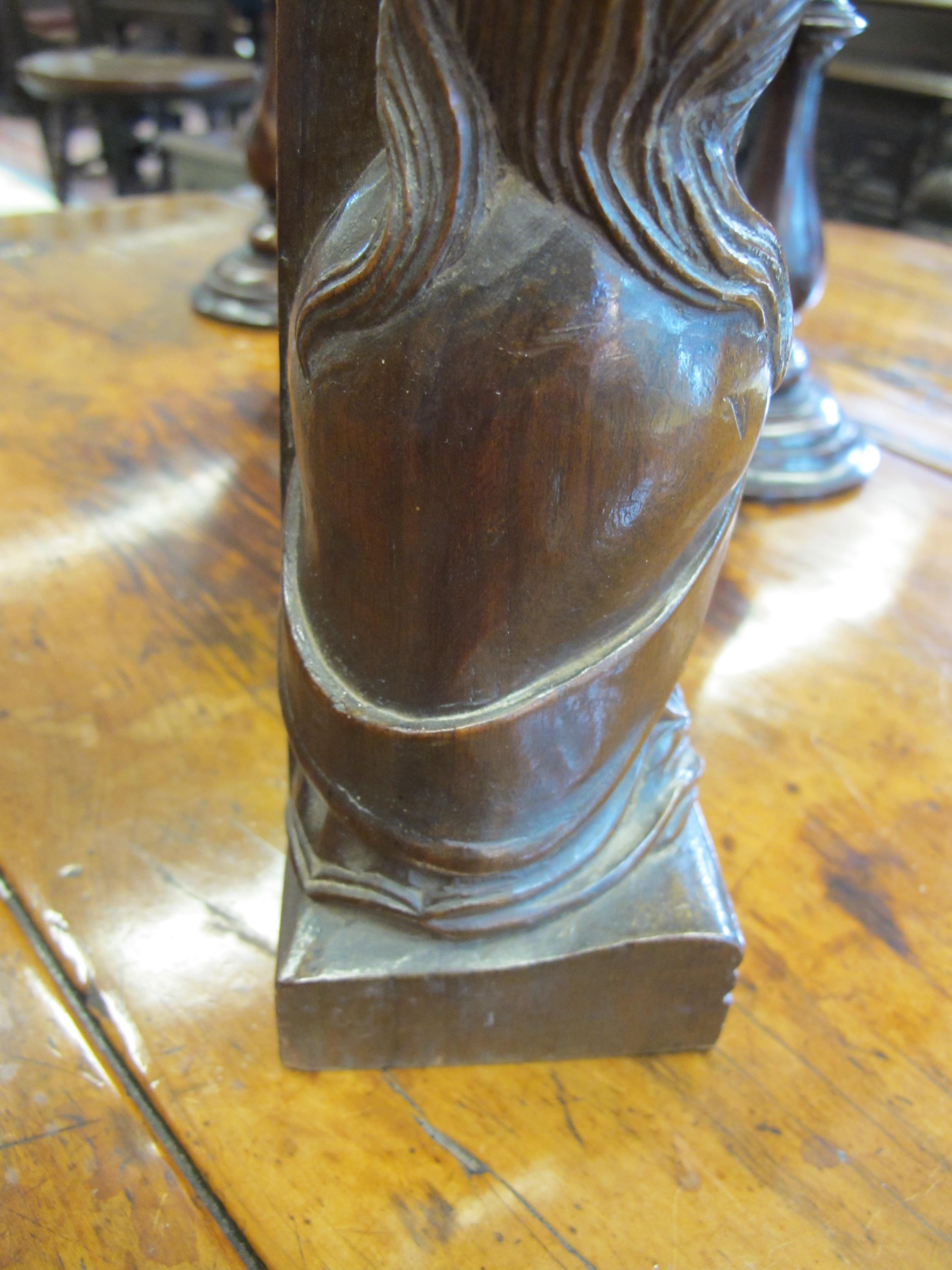 A CONTINENTAL CARVED WALNUT CORPUS CHRISTI 19TH CENTURY Christ depicted with the Virgin Mary and - Image 6 of 8