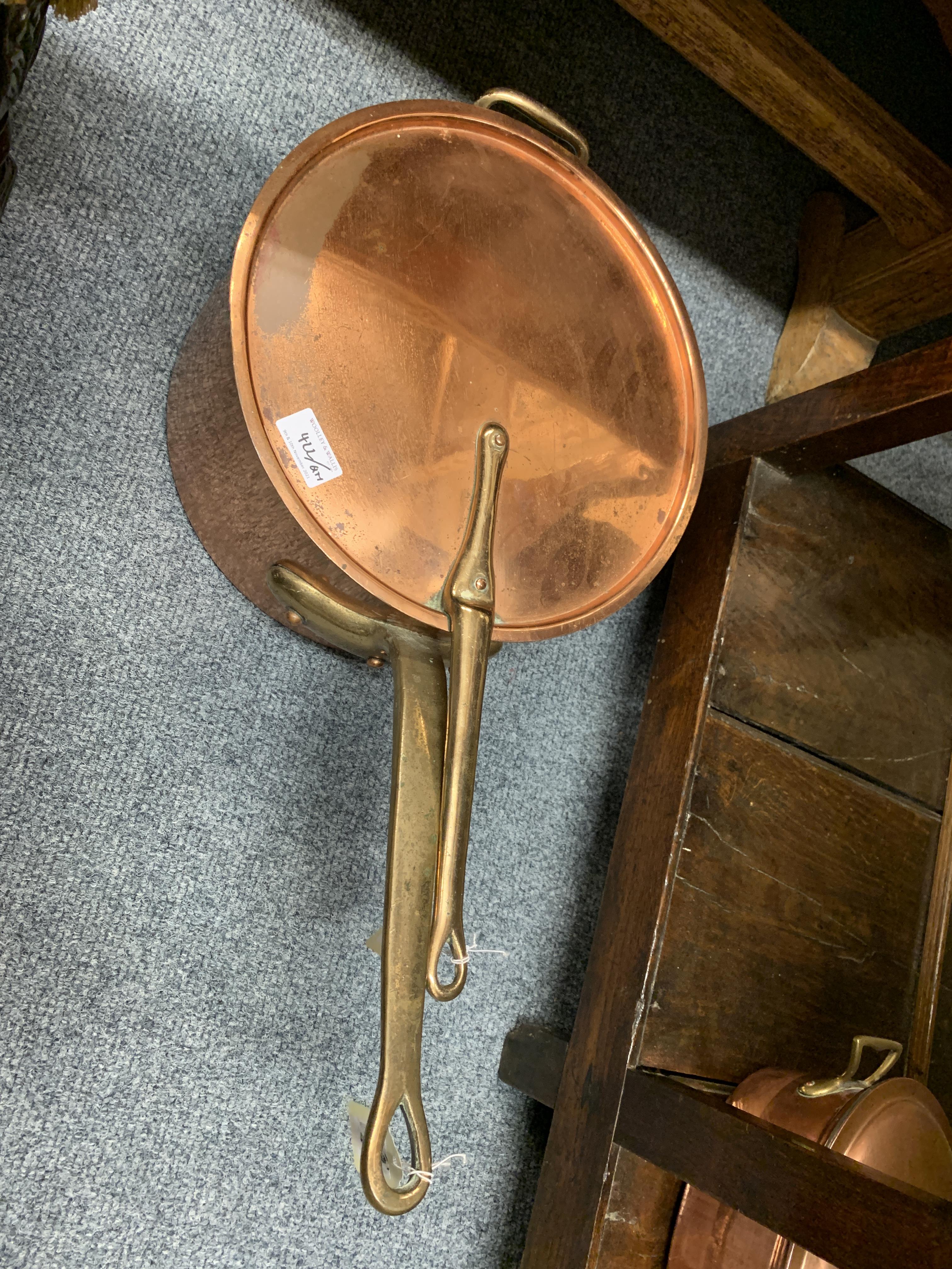 A COLLECTION OF COPPER AND BRASS WARE EARLY 19TH CENTURY AND LATER including: a copper skillet and a - Image 2 of 14