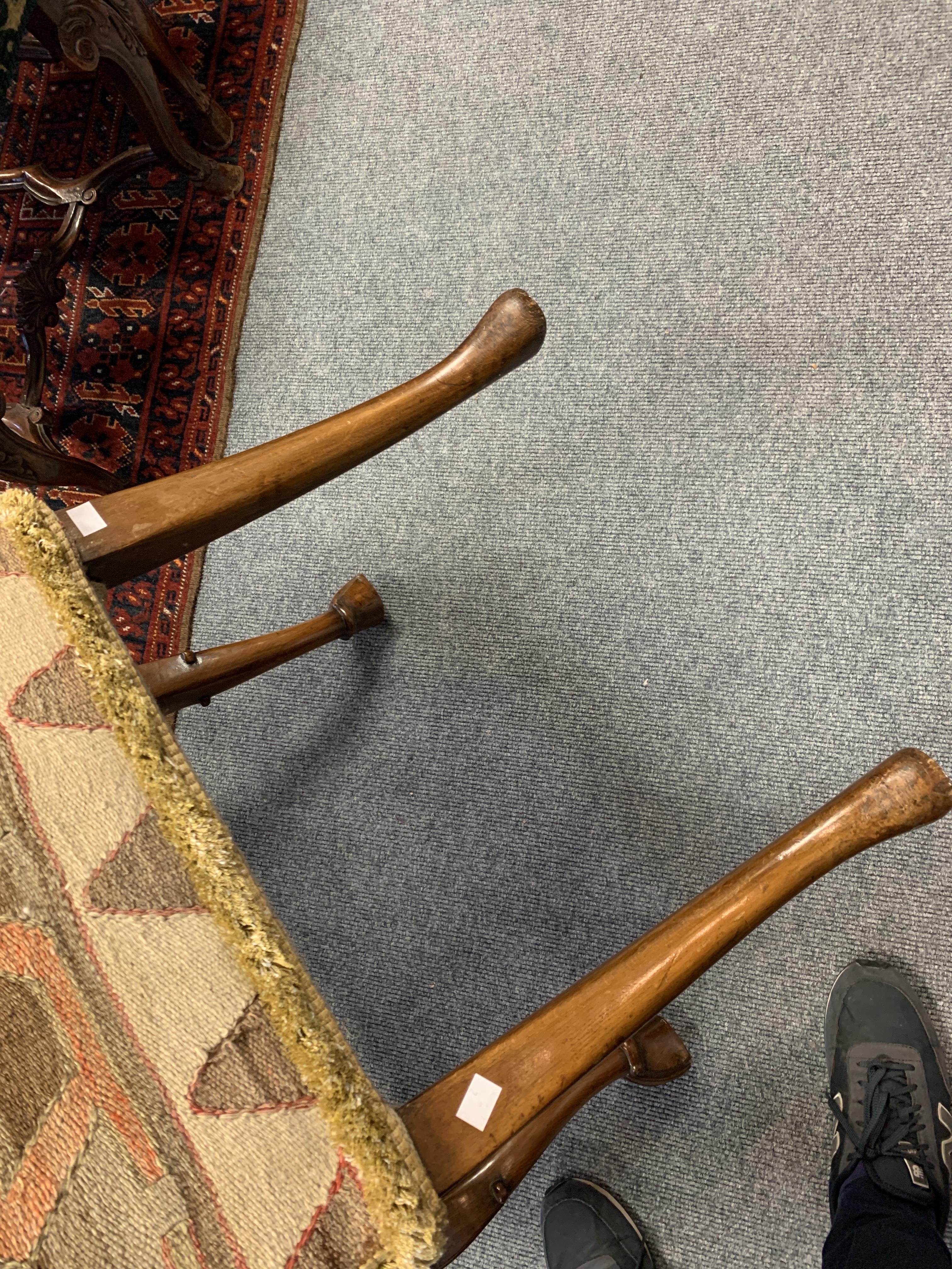 A PAIR OF YEW ARMCHAIRS IN GEORGE II STYLE POSSIBLY IRISH, LATE 19TH / EARLY 20TH CENTURY each - Image 5 of 12