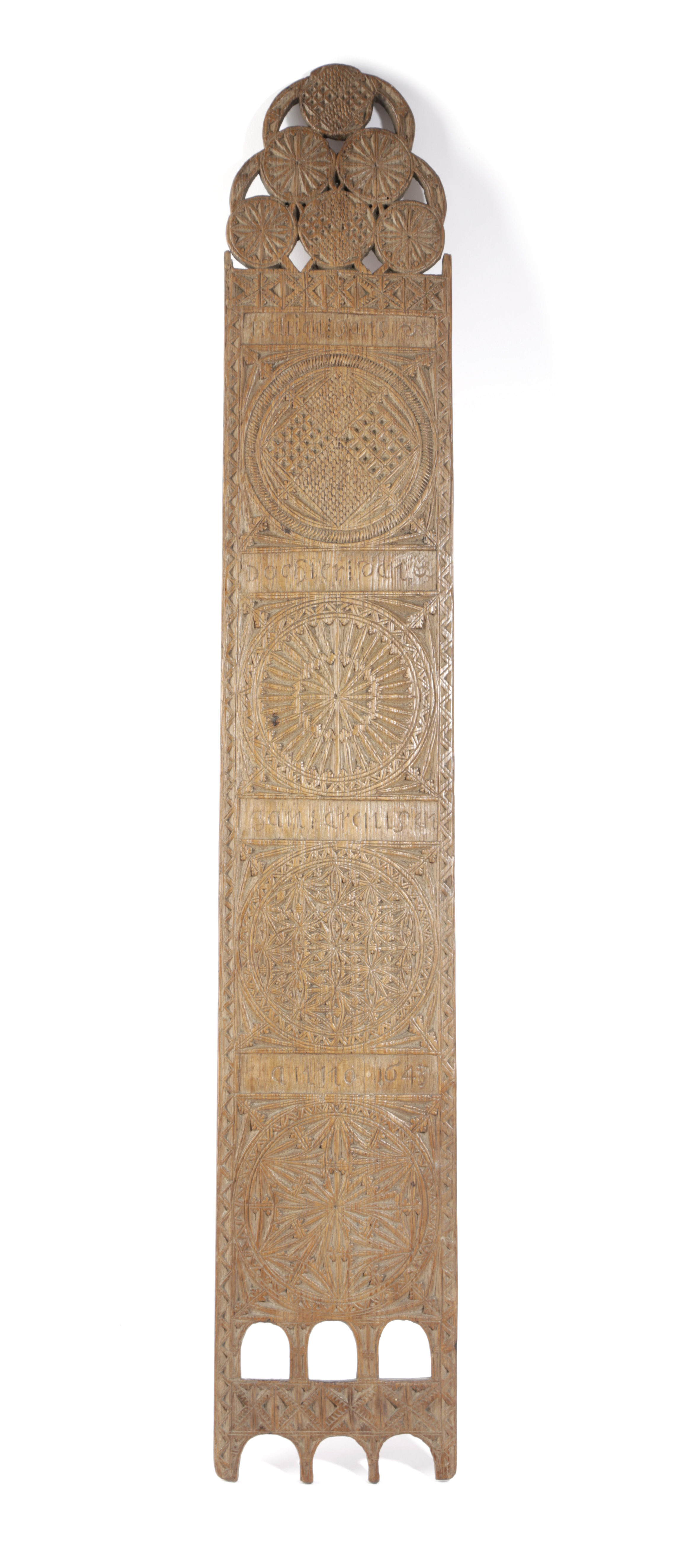 A 17TH CENTURY DUTCH OAK CHIP CARVED MANGLE BOARD PROBABLY FREISLAND, DATED '1643' pierced and