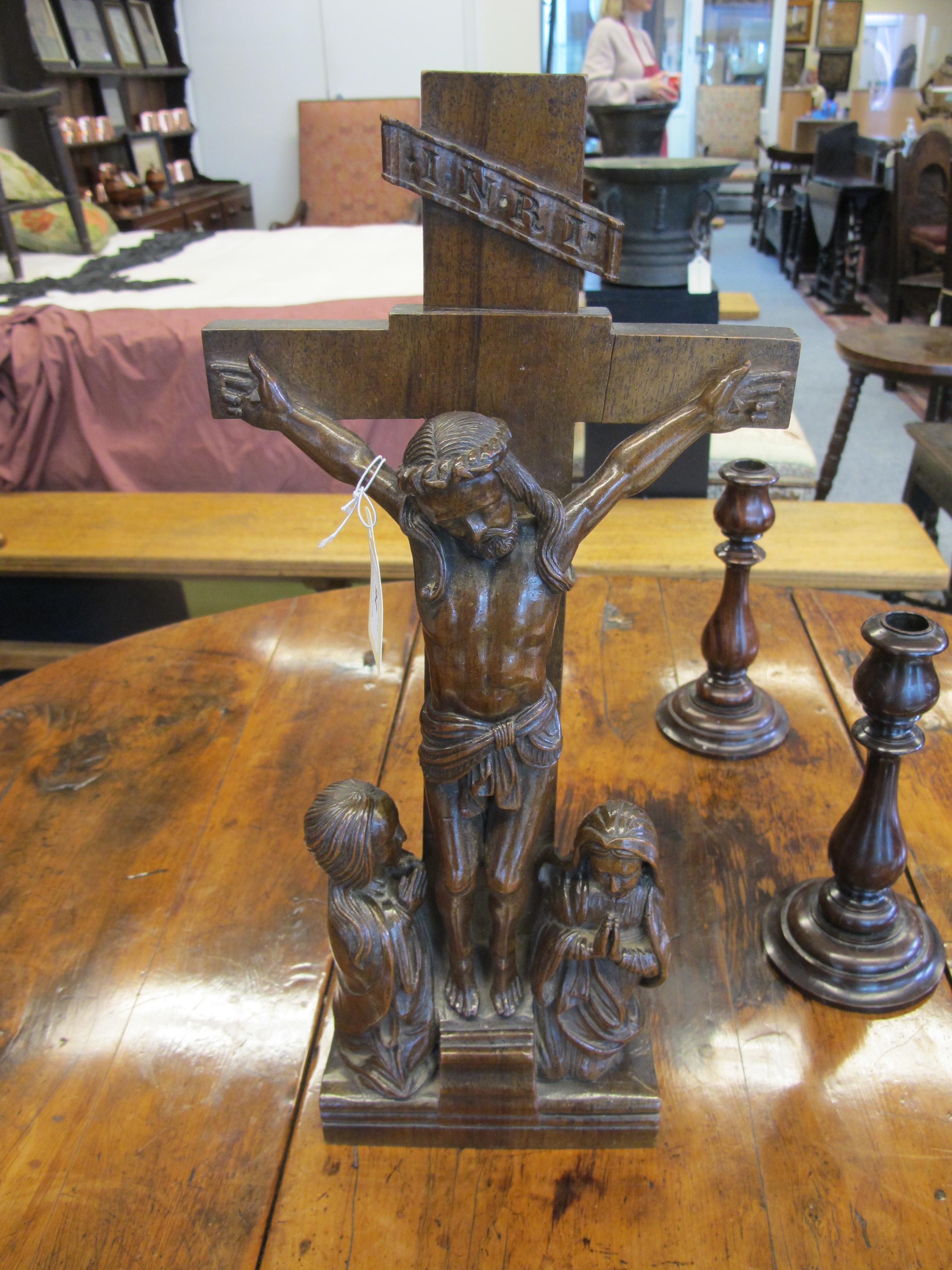 A CONTINENTAL CARVED WALNUT CORPUS CHRISTI 19TH CENTURY Christ depicted with the Virgin Mary and - Image 8 of 8