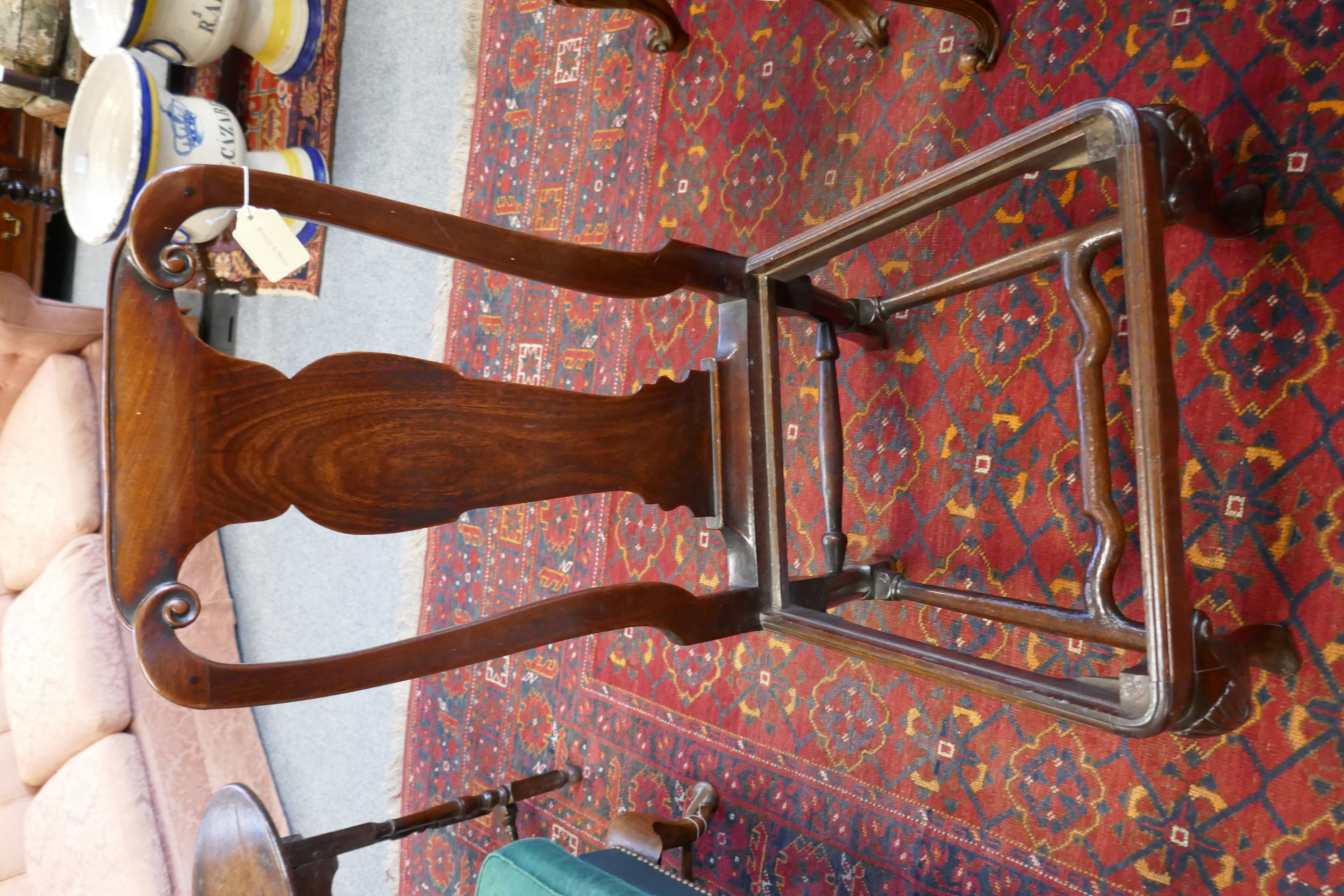 A PAIR OF GEORGE II MAHOGANY SIDE CHAIRS C.1740 each with a vase shaped solid splat back above a - Image 7 of 9