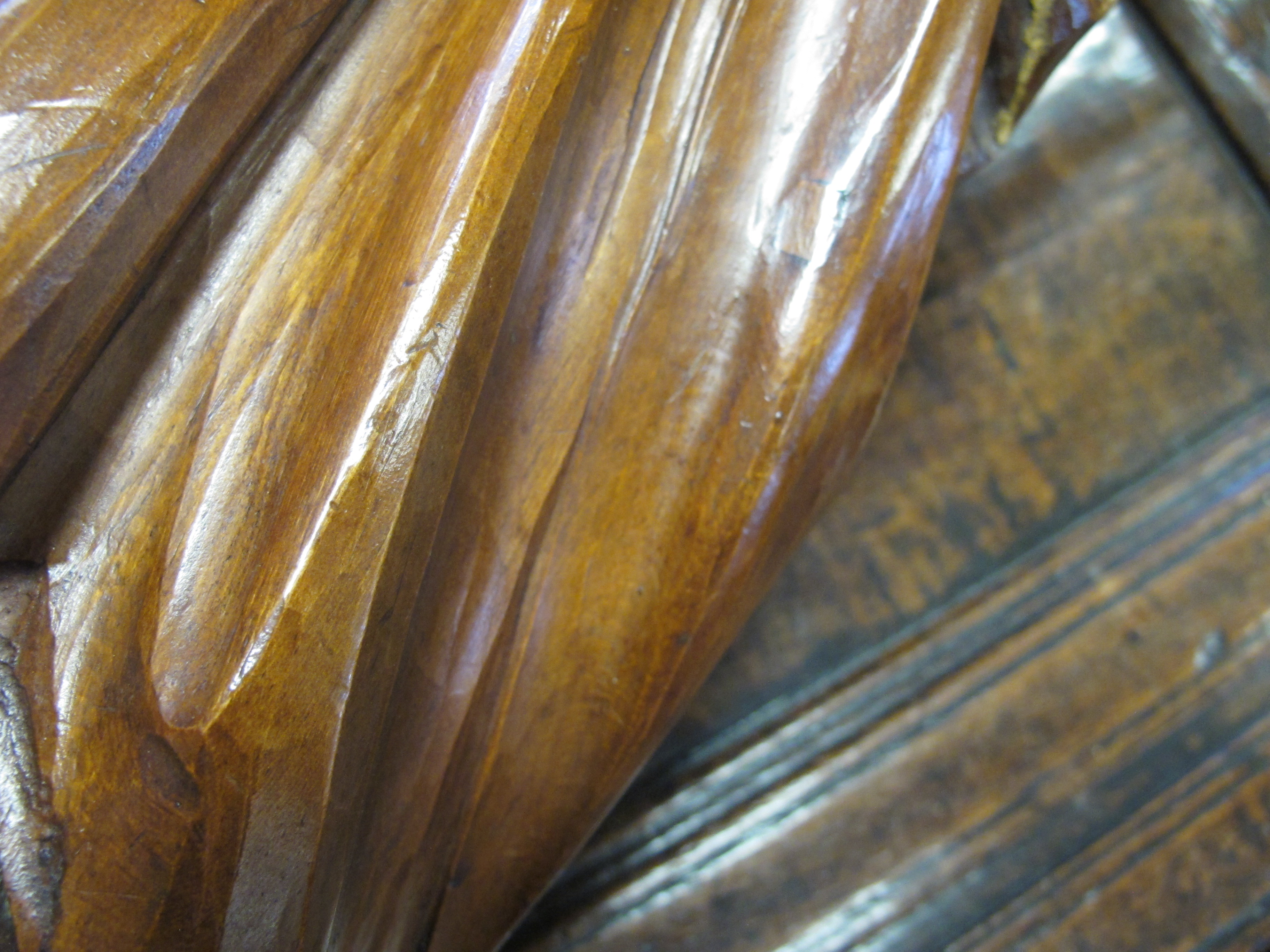 A CARVED LIMEWOOD FIGURE OF JESUS CHRIST POSSIBLY GERMAN, 18TH CENTURY depicted robed with his - Image 12 of 15