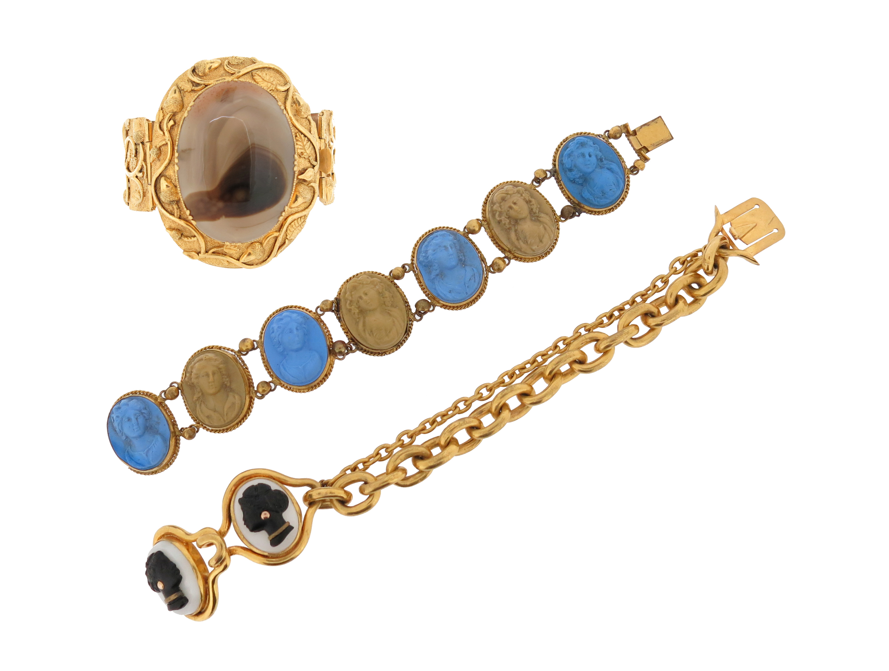 Three items of early-mid 19th century jewellery, including an agate and gilt metal hinged bangle,