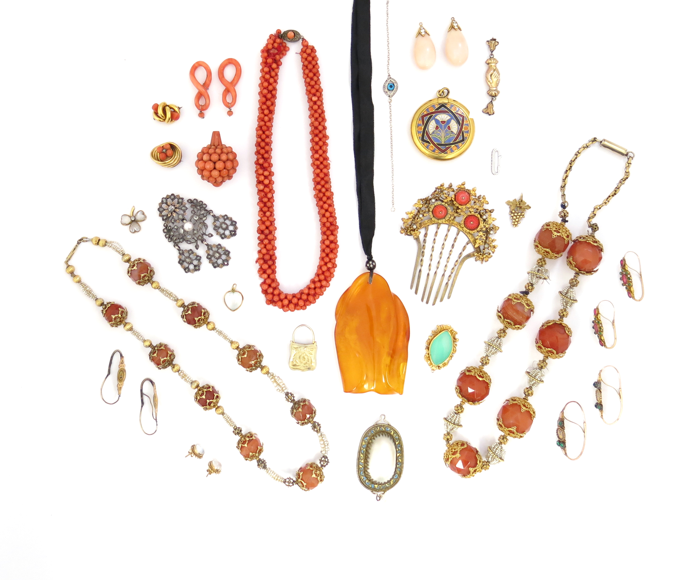 λ Various items of jewellery, including three pairs of poissarde gilt metal earrings; a coral bead