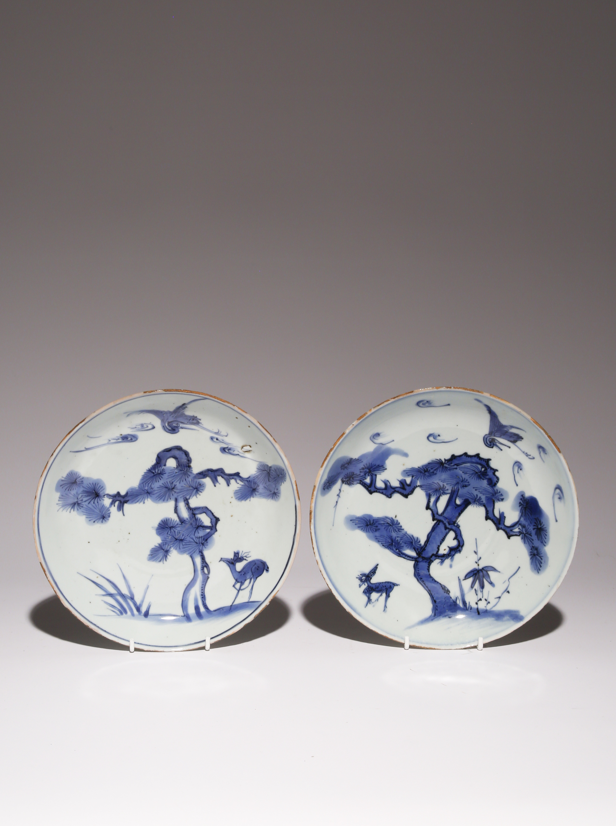TWO CHINESE KO-SOMETSUKE DISHES FOR THE JAPANESE MARKET TIANQI 1621-27 Both decorated in