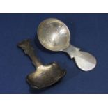 George III silver caddy spoon with Kings pattern handle and serpentine bowl, maker Thomas