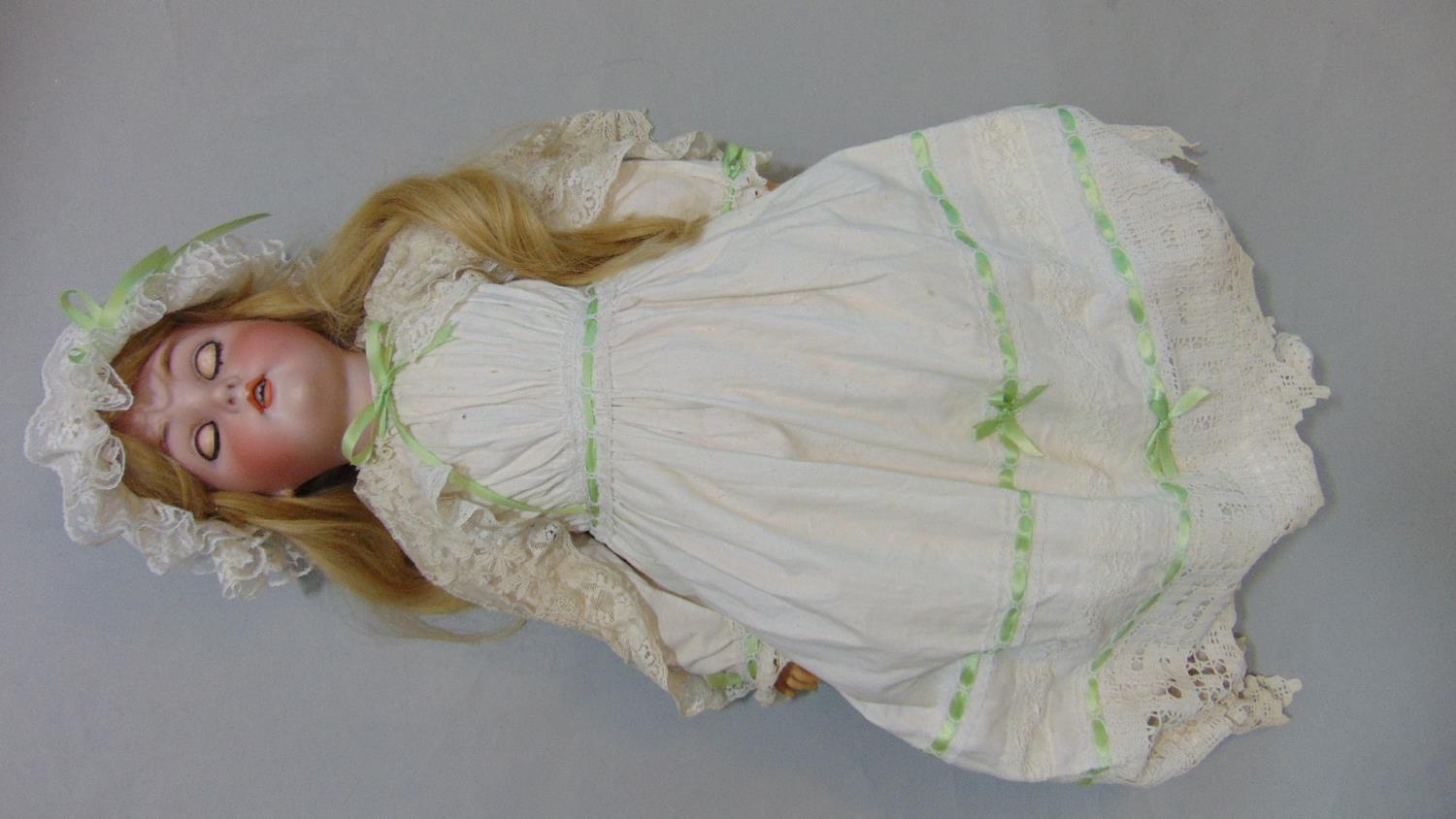 Early 20th century doll with socket bisque head by Simon & Halbig for Kammer & Rheinhardt, with - Image 3 of 4