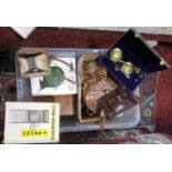 Box of interesting items to include vintage cased Tasco Deluxe microscope, further Lensman