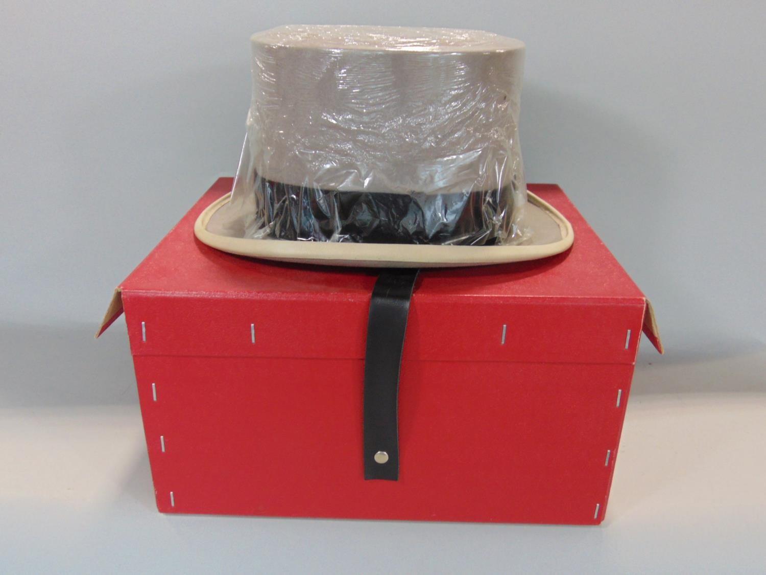 Grey top hat by Woodrow (Piccadilly, London) with box. Internal circumference 56cm