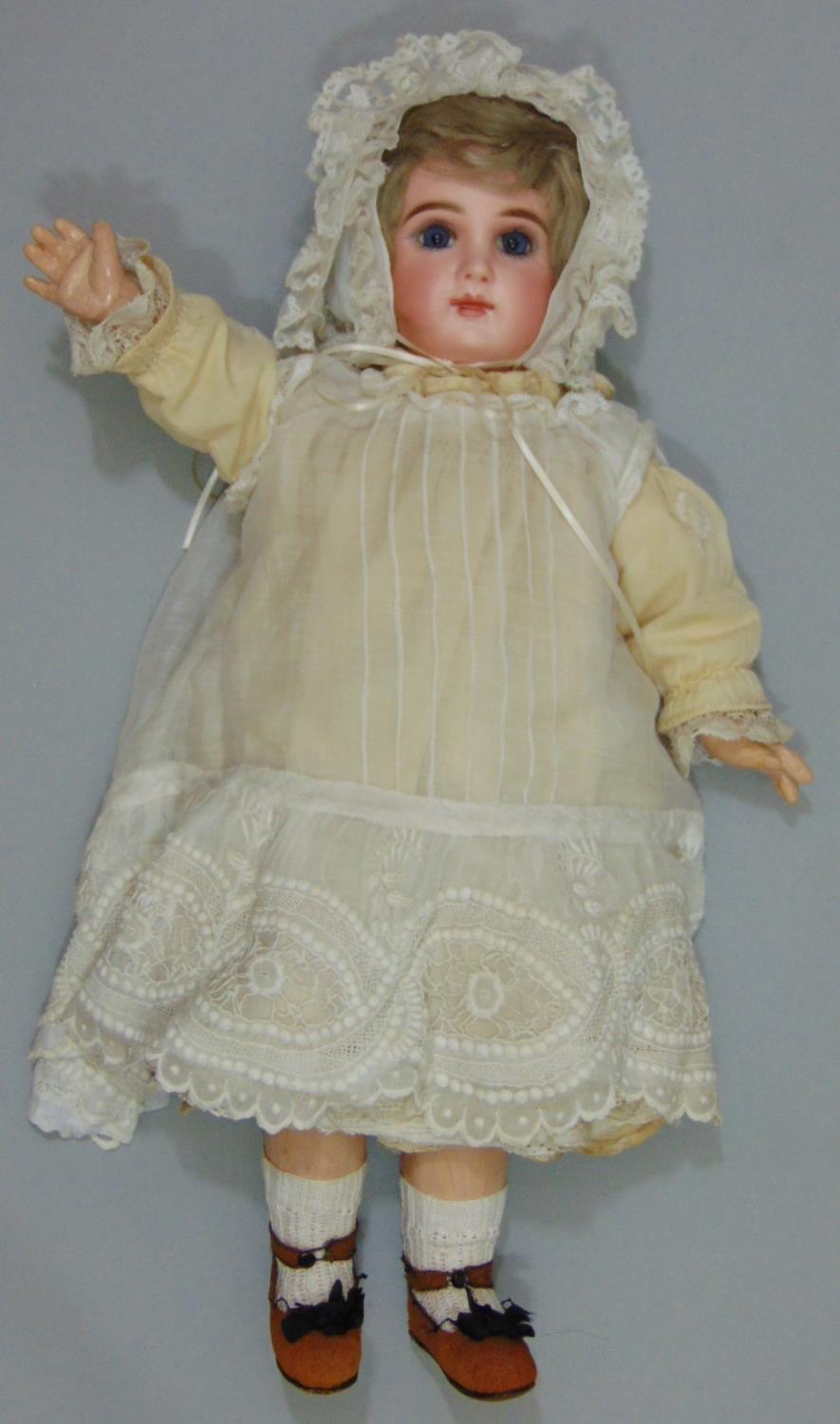 Jumeau bisque socket head doll with jointed composition body, with fixed blue eyes, painted - Image 2 of 7