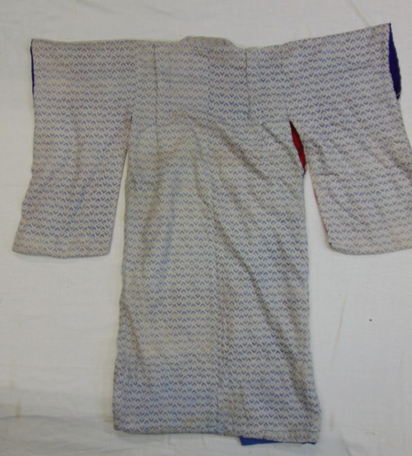 Early 20th century oriental hand stitched kimono type peasant robe in printed cotton with - Image 5 of 7