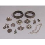 Collection of antique and later silver / white metal jewellery, to include two hinged bangles with