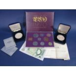 Two silver jubilee commemorative medals 1977 - Franklin Mint, cased, 78 grams and a cased set of