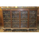 Good quality Edwardian mahogany breakfront bookcase enclosed by four astragal glazed panelled