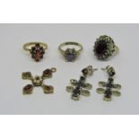 Mixed collection of jewellery to include a 9ct garnet dress ring, an unmarked blue and white