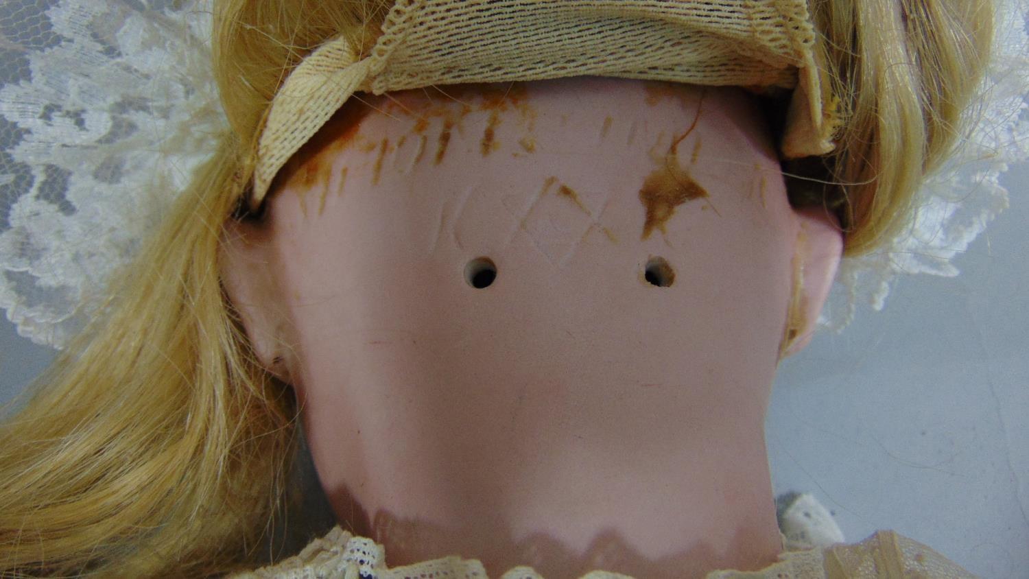 Early 20th century doll with socket bisque head by Simon & Halbig for Kammer & Rheinhardt, with - Image 4 of 4