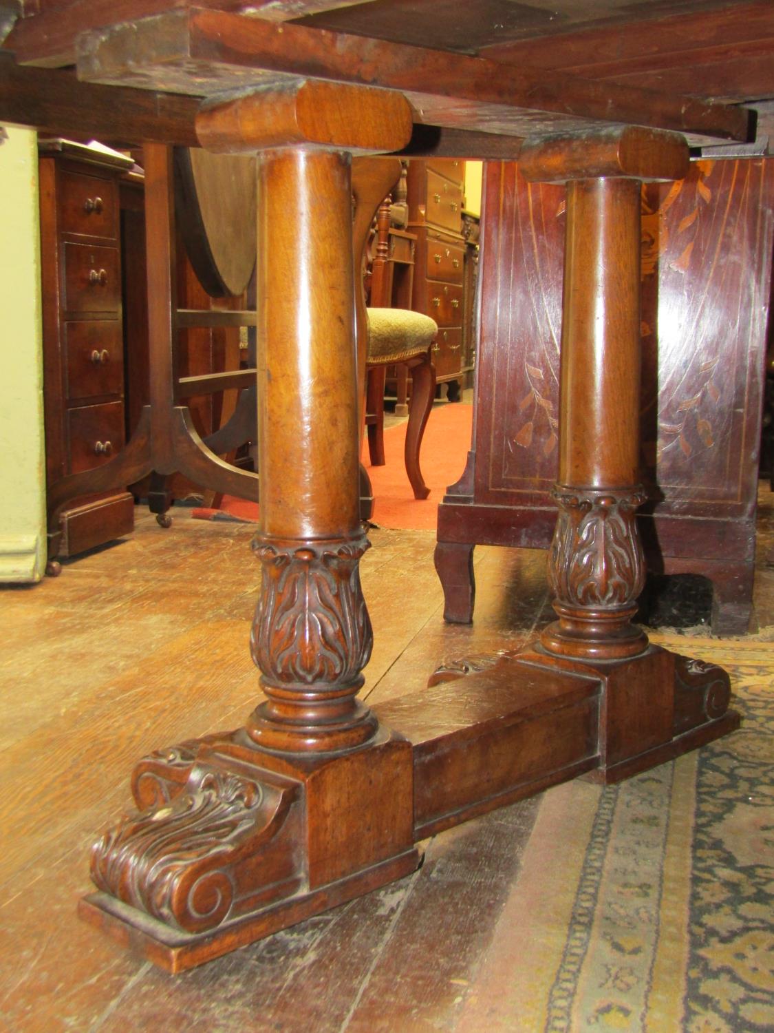 A good quality late Victorian/early Edwardian walnut D end extending dining table, raised on three - Image 5 of 9