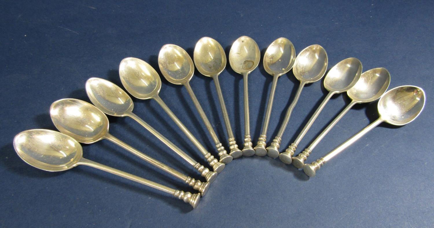 Set of 12 rat-tail/seal point teaspoons, London 1905, 5oz approx